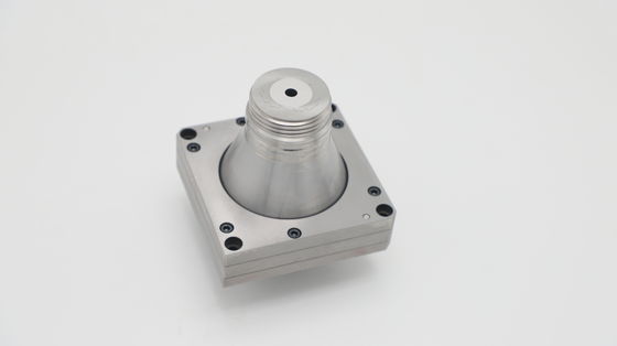 HRC58 stampaggio ad iniezione il centro pieghevole dello stampaggio a iniezione di materie plastiche delle parti